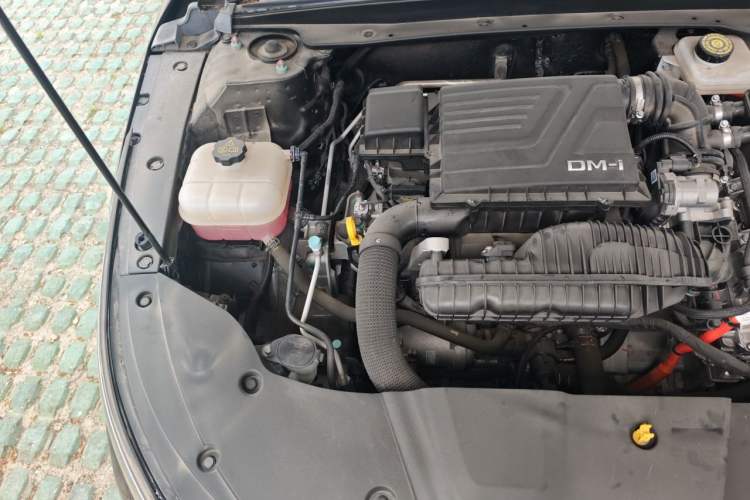 Used BYD Destroyer 05 2024 HONOR Edition DM-i 55KM Luxury Model Engine Bay Right