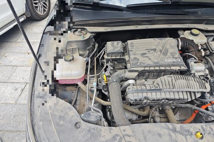 Used BYD Destroyer 05 2024 Honor Edition DM-i 120KM Luxury Model Engine Bay Right