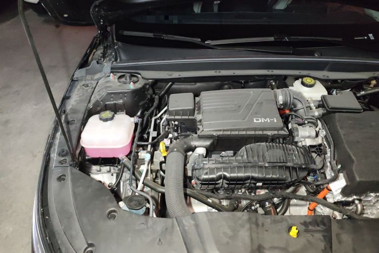 Used BYD Destroyer 05 2024 HONOR Edition DM-i 55KM Luxury Model Engine Bay Right