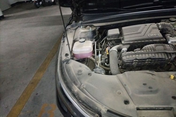 Used BYD Destroyer 05 2024 Honor Edition DM-i 120KM Luxury Model Engine Bay Right