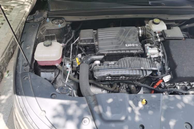 Used BYD Destroyer 05 2024 HONOR Edition DM-i 55KM Luxury Model Engine Bay Right