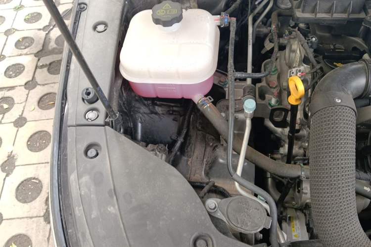 Used BYD Destroyer 05 2024 HONOR Edition DM-i 55KM Luxury Model Engine Bay Right