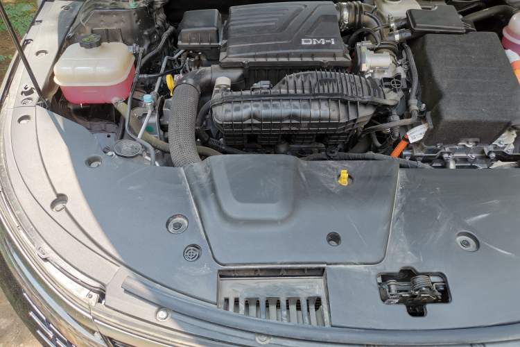 Used BYD Destroyer 05 2024 HONOR Edition DM-i 55KM Luxury Model Engine Bay Right