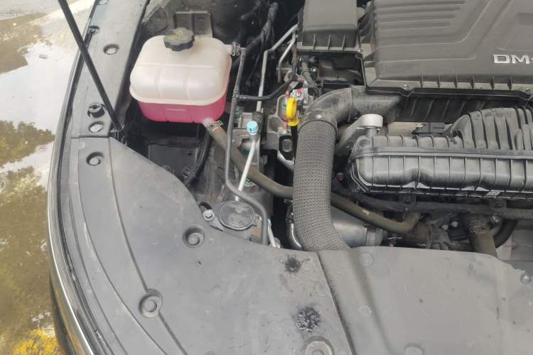 Used BYD Destroyer 05 2024 Honor Edition DM-i 120KM Luxury Model Engine Bay Right
