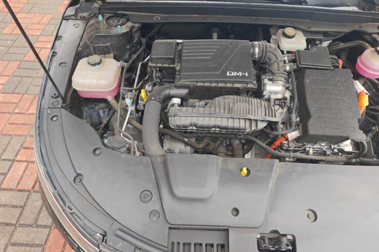 Used BYD Destroyer 05 2024 HONOR Edition DM-i 55KM Luxury Model Engine Bay Right