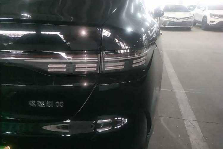 Used BYD Destroyer 05 2024 HONOR Edition DM-i 55KM Luxury Model Exterior 3