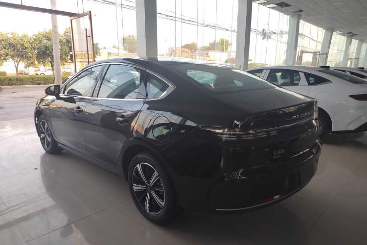 Used BYD Destroyer 05 2024 Honor Edition DM-i 120KM Luxury Model Exterior 5