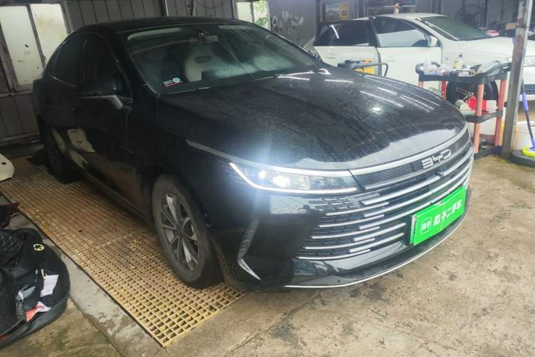 Used BYD Destroyer 05 2024 HONOR Edition DM-i 55KM Luxury Model Front Right 45 Deg