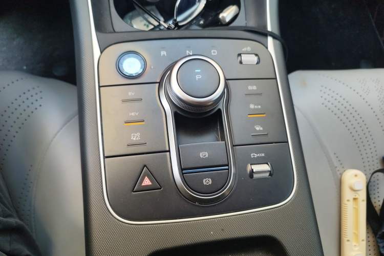 Used BYD Destroyer 05 2024 HONOR Edition DM-i 55KM Luxury Model Gear Lever