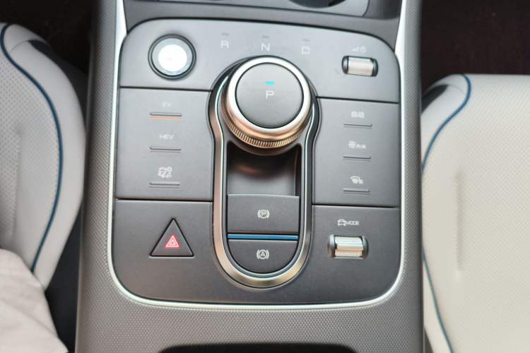 Used BYD Destroyer 05 2024 HONOR Edition DM-i 55KM Luxury Model Gear Lever