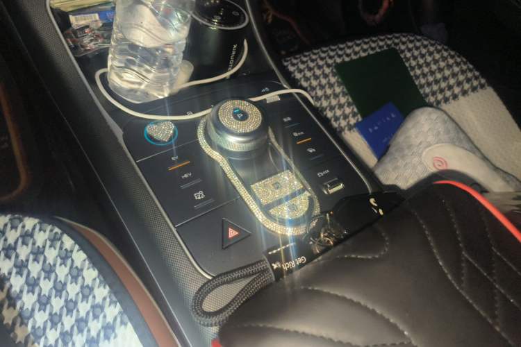 Used BYD Destroyer 05 2024 Honor Edition DM-i 120KM Luxury Model Gear Lever
