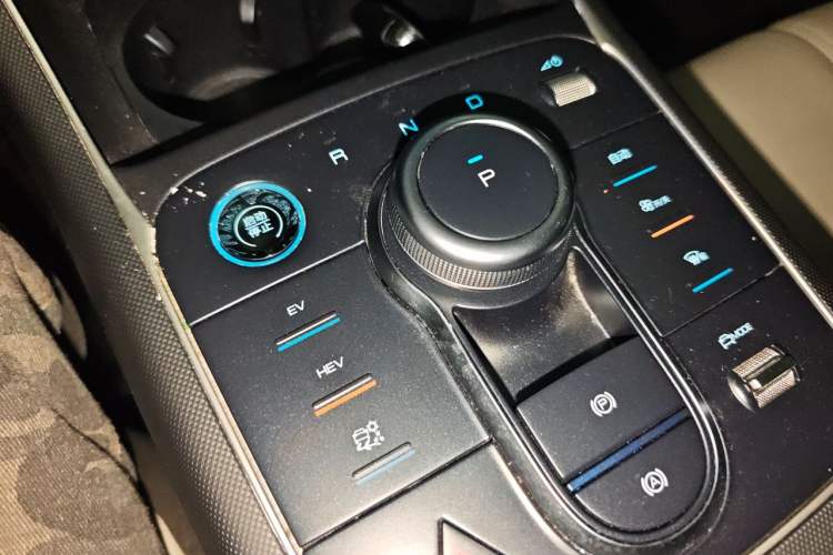 Used BYD Destroyer 05 2024 HONOR Edition DM-i 55KM Luxury Model Gear Lever