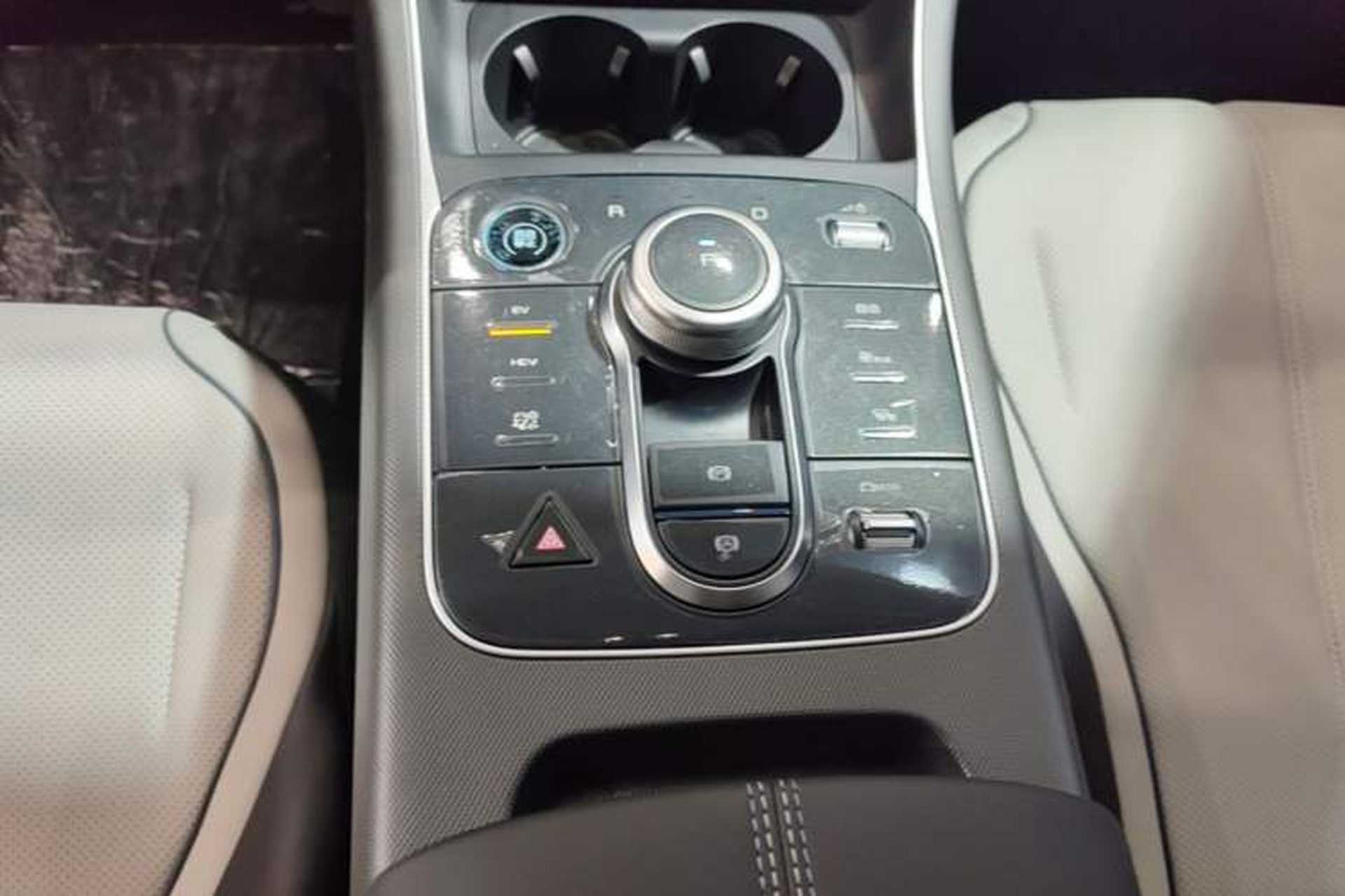Used BYD Destroyer 05 2024 Honor Edition DM-i 120KM Luxury Model Gear Lever