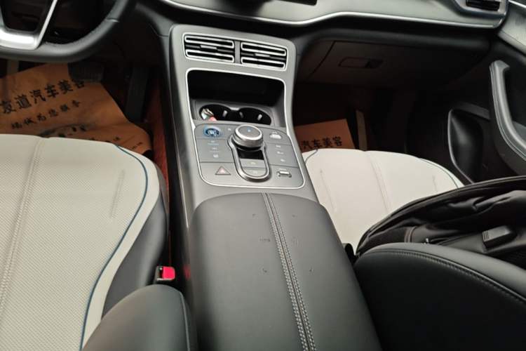 Used BYD Destroyer 05 2024 HONOR Edition DM-i 55KM Luxury Model Gear Lever