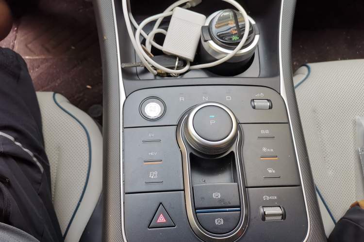 Used BYD Destroyer 05 2024 HONOR Edition DM-i 55KM Luxury Model Gear Lever