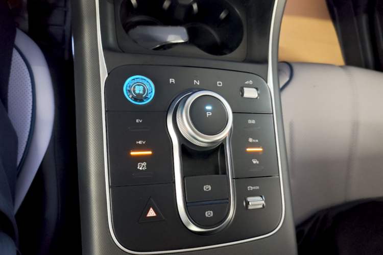 Used BYD Destroyer 05 2024 HONOR Edition DM-i 55KM Luxury Model Gear Lever