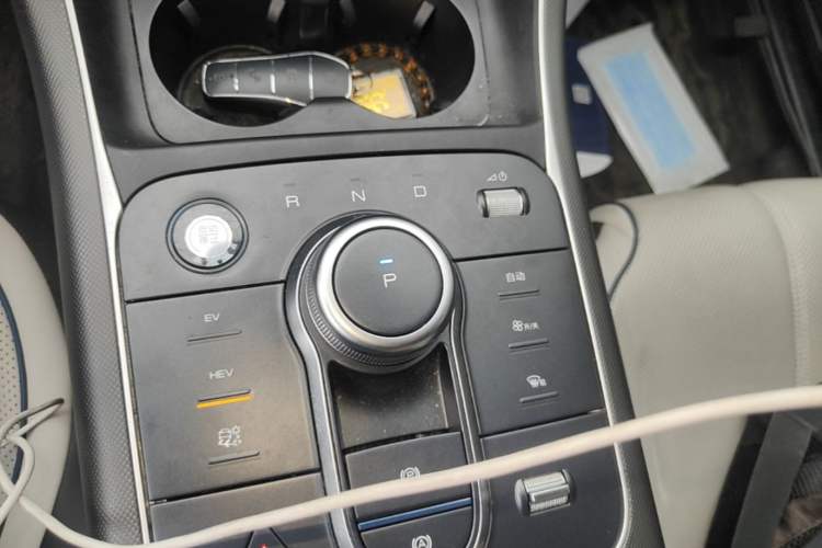 Used BYD Destroyer 05 2024 HONOR Edition DM-i 55KM Luxury Model Gear Lever