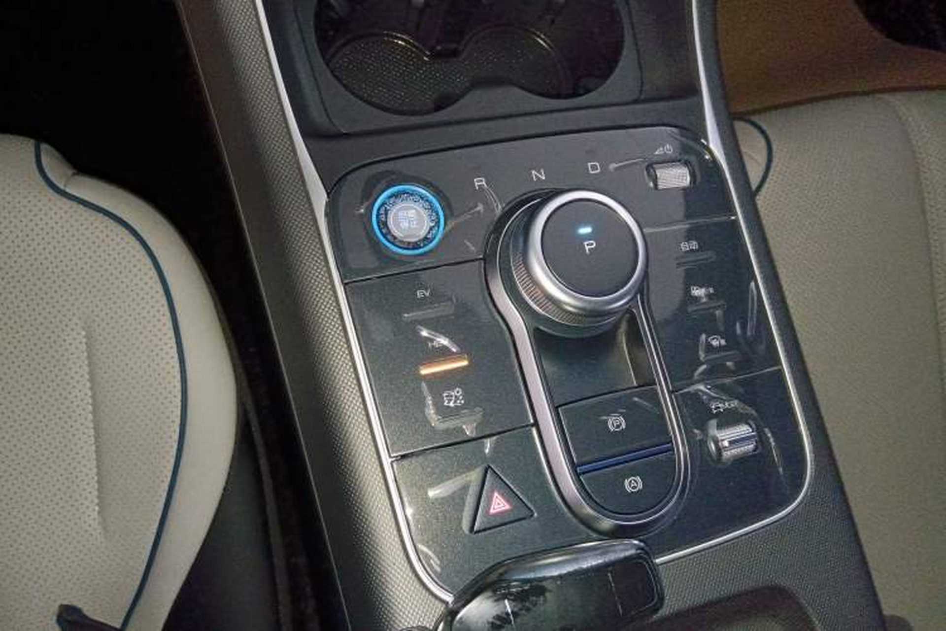Used BYD Destroyer 05 2024 Honor Edition DM-i 120KM Luxury Model Gear Lever