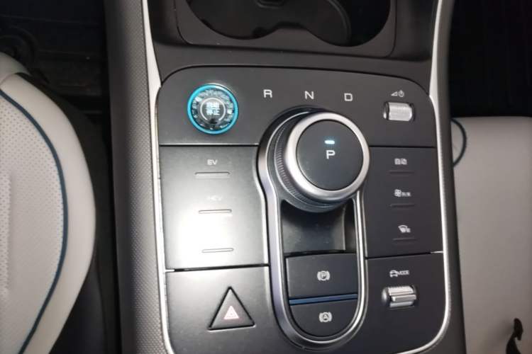 Used BYD Destroyer 05 2024 HONOR Edition DM-i 55KM Luxury Model Gear Lever