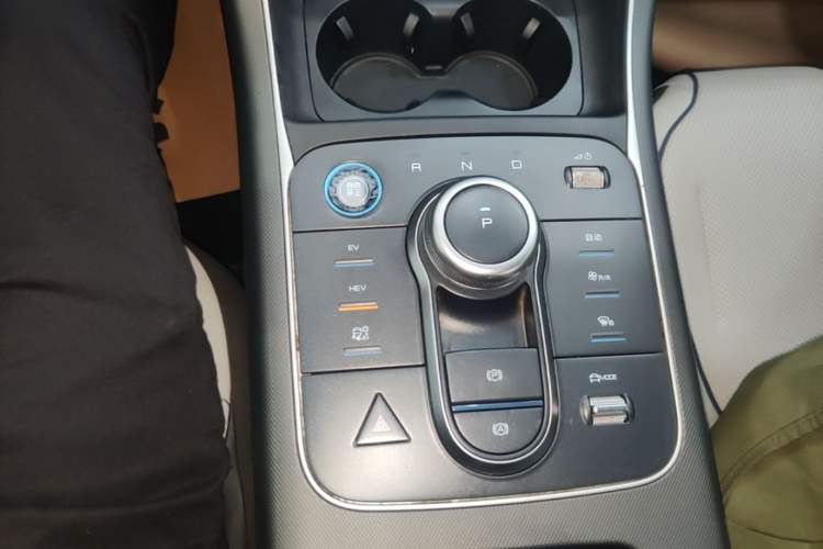 Used BYD Destroyer 05 2024 HONOR Edition DM-i 55KM Luxury Model Gear Lever