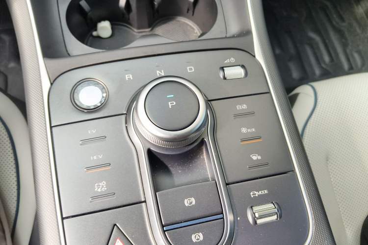 Used BYD Destroyer 05 2024 HONOR Edition DM-i 55KM Luxury Model Gear Lever
