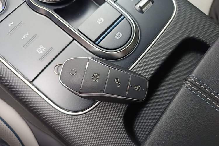 Used BYD Destroyer 05 2024 HONOR Edition DM-i 55KM Luxury Model Interior 1