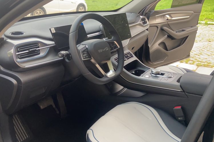 Used BYD Destroyer 05 2024 HONOR Edition DM-i 55KM Luxury Model Interior 1