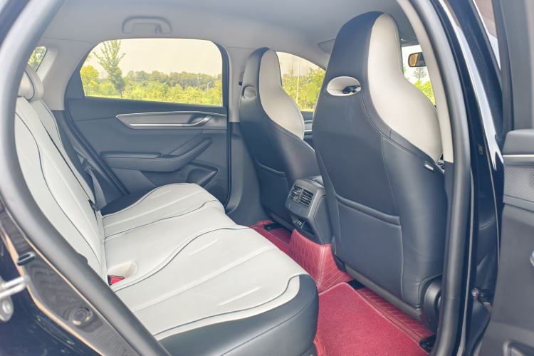 Used BYD Destroyer 05 2024 Honor Edition DM-i 120KM Luxury Model Interior 11