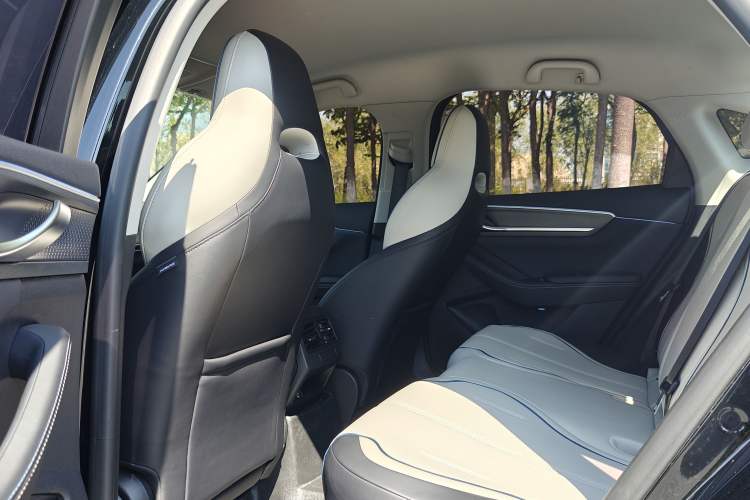 Used BYD Destroyer 05 2024 HONOR Edition DM-i 55KM Luxury Model Interior 2