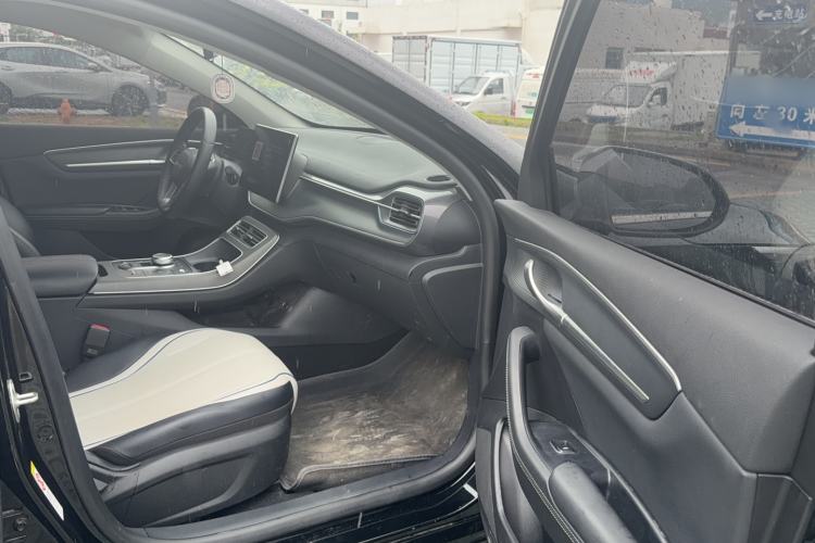 Used BYD Destroyer 05 2024 HONOR Edition DM-i 55KM Luxury Model Interior 4
