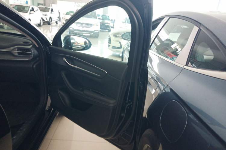 Used BYD Destroyer 05 2024 Honor Edition DM-i 120KM Luxury Model Interior 5