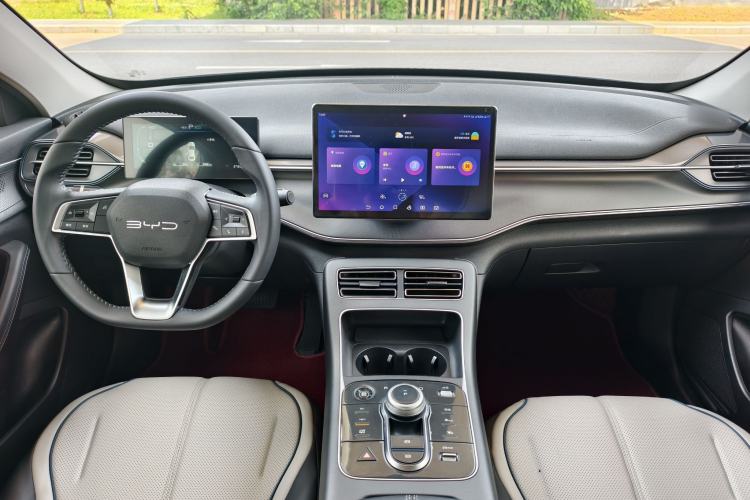 Used BYD Destroyer 05 2024 Honor Edition DM-i 120KM Luxury Model Interior 5