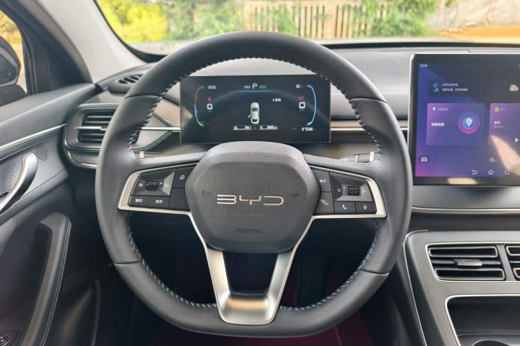 Used BYD Destroyer 05 2024 Honor Edition DM-i 120KM Luxury Model Interior 7