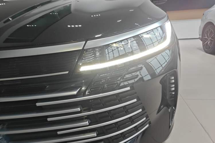 Used BYD Destroyer 05 2024 HONOR Edition DM-i 55KM Luxury Model Left Front Headlight