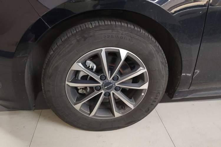 Used BYD Destroyer 05 2024 HONOR Edition DM-i 55KM Luxury Model Left Front Wheel Hub