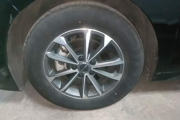 Used BYD Destroyer 05 2024 HONOR Edition DM-i 55KM Luxury Model Left Front Wheel Hub