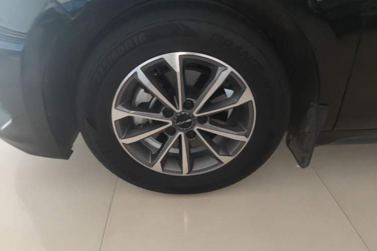 Used BYD Destroyer 05 2024 HONOR Edition DM-i 55KM Luxury Model Left Front Wheel Hub