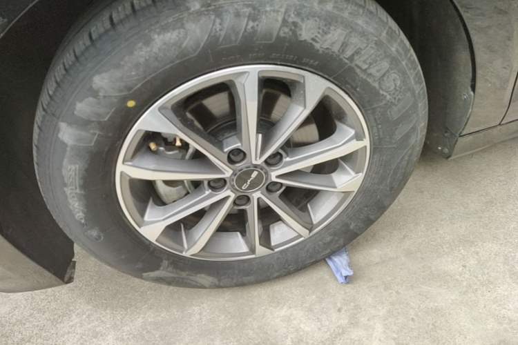 Used BYD Destroyer 05 2024 HONOR Edition DM-i 55KM Luxury Model Left Front Wheel Hub