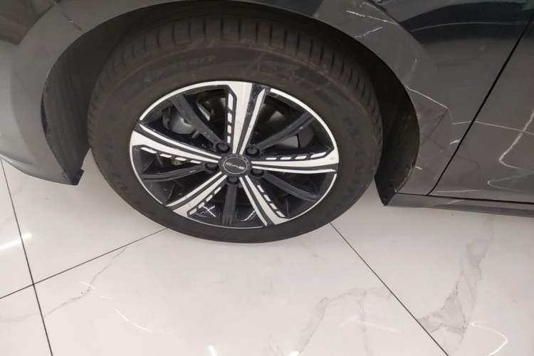 Used BYD Destroyer 05 2024 Honor Edition DM-i 120KM Luxury Model Left Front Wheel Hub