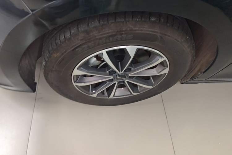 Used BYD Destroyer 05 2024 HONOR Edition DM-i 55KM Luxury Model Left Front Wheel Hub