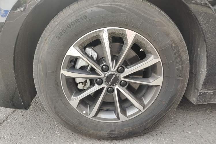 Used BYD Destroyer 05 2024 HONOR Edition DM-i 55KM Luxury Model Left Front Wheel Hub