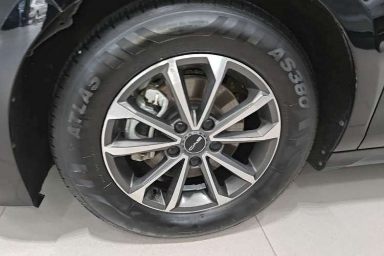Used BYD Destroyer 05 2024 HONOR Edition DM-i 55KM Luxury Model Left Front Wheel Hub