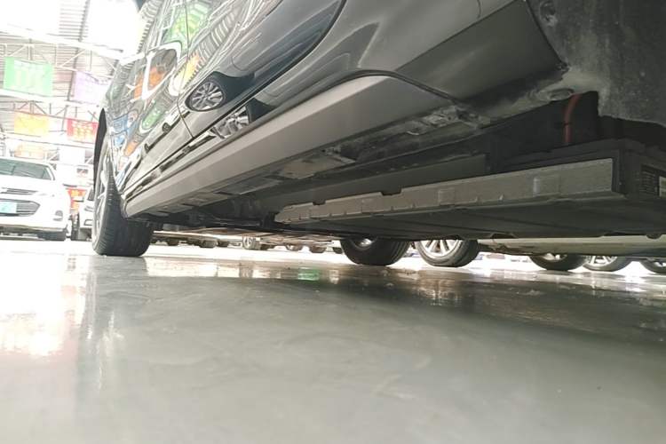 Used BYD Destroyer 05 2024 HONOR Edition DM-i 55KM Luxury Model Left Side Sill