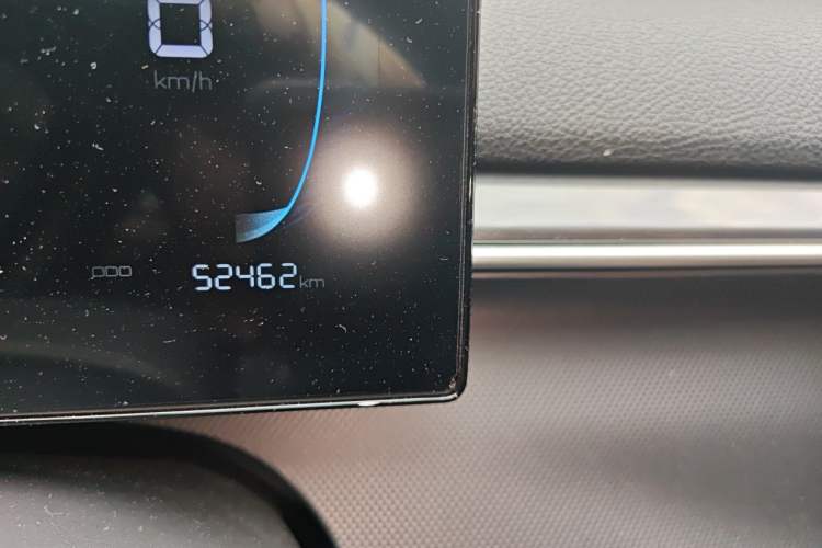 Used BYD Destroyer 05 2024 Honor Edition DM-i 120KM Luxury Model Odometer Close Up