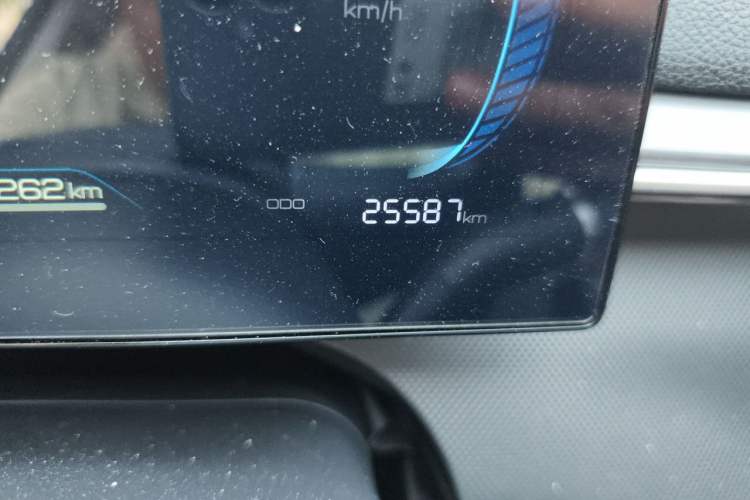 Used BYD Destroyer 05 2024 HONOR Edition DM-i 55KM Luxury Model Odometer Close Up