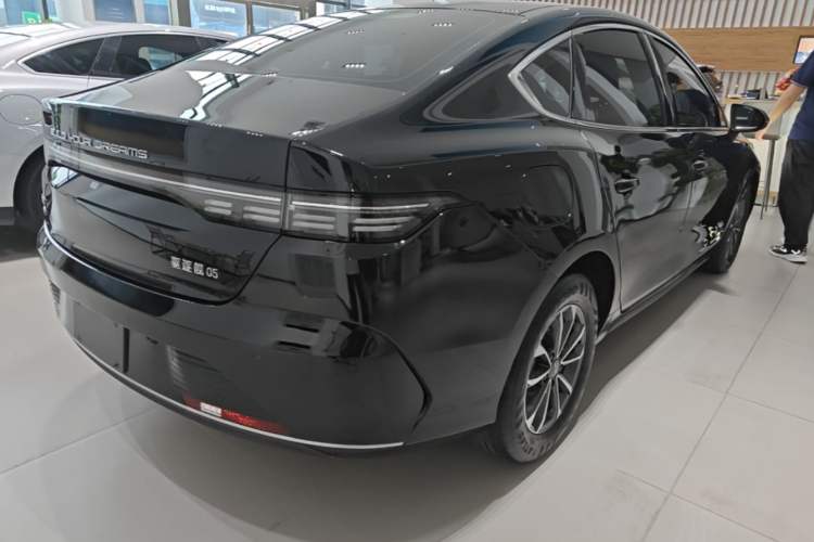 Used BYD Destroyer 05 2024 HONOR Edition DM-i 55KM Luxury Model Rear Right 45 Deg