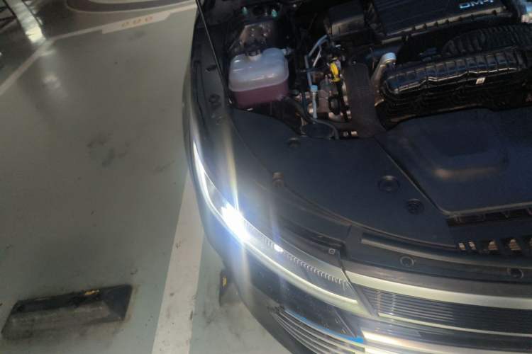 Used BYD Destroyer 05 2024 Honor Edition DM-i 120KM Luxury Model Right Front Headlight