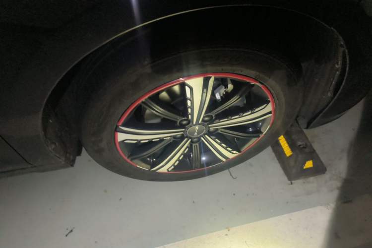 Used BYD Destroyer 05 2024 Honor Edition DM-i 120KM Luxury Model Right Front Wheel Hub
