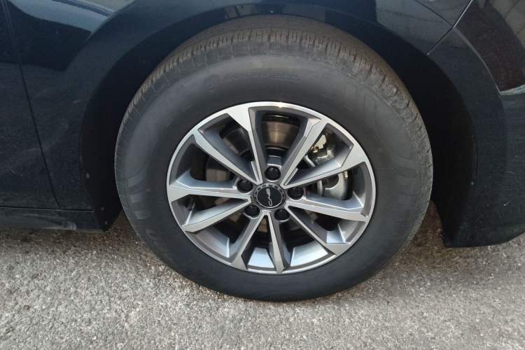 Used BYD Destroyer 05 2024 HONOR Edition DM-i 55KM Luxury Model Right Front Wheel Hub
