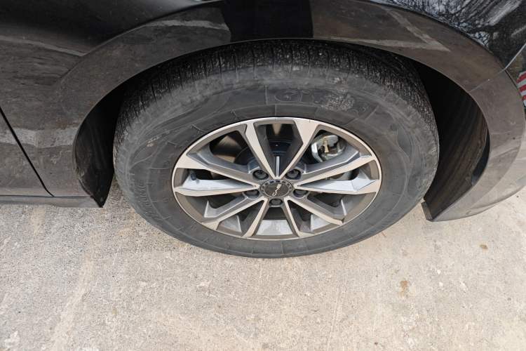 Used BYD Destroyer 05 2024 HONOR Edition DM-i 55KM Luxury Model Right Front Wheel Hub